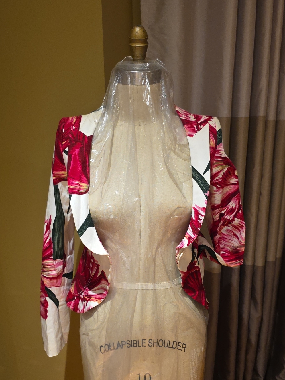 GF FERRE SZ 24/ 38 Floral Pink & White Women's Blazer Jacket